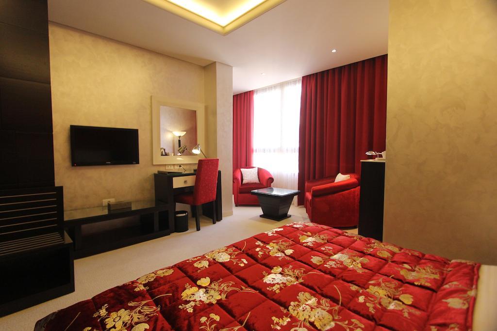 Elite Hotel & Spa Beirut Bagian luar foto