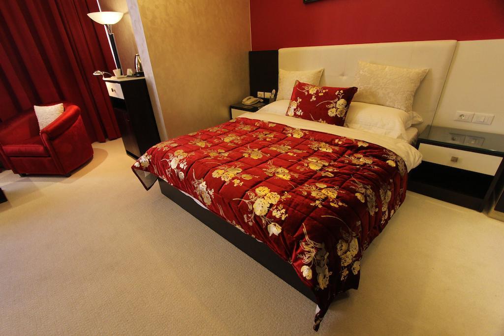 Elite Hotel & Spa Beirut Bagian luar foto