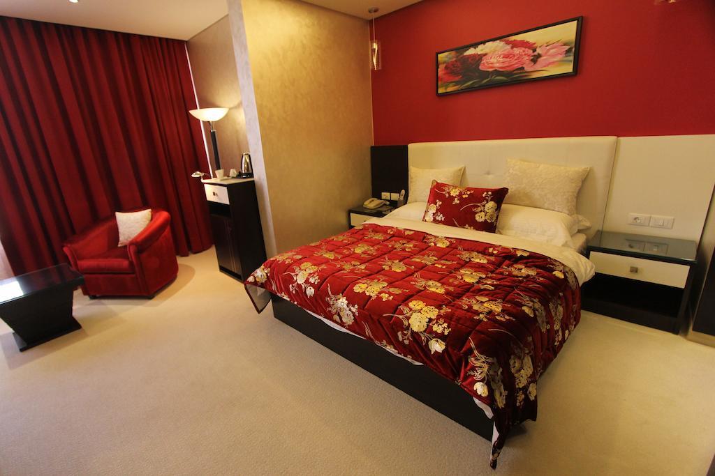 Elite Hotel & Spa Beirut Bagian luar foto